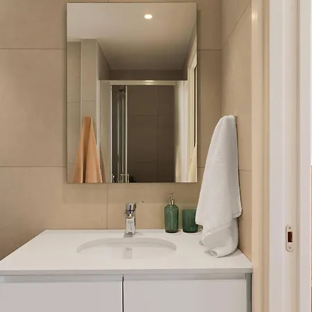 1003 At Althea * לרנקה