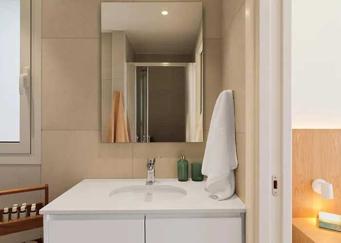 1003 At Althea * לרנקה